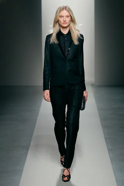 Look 28